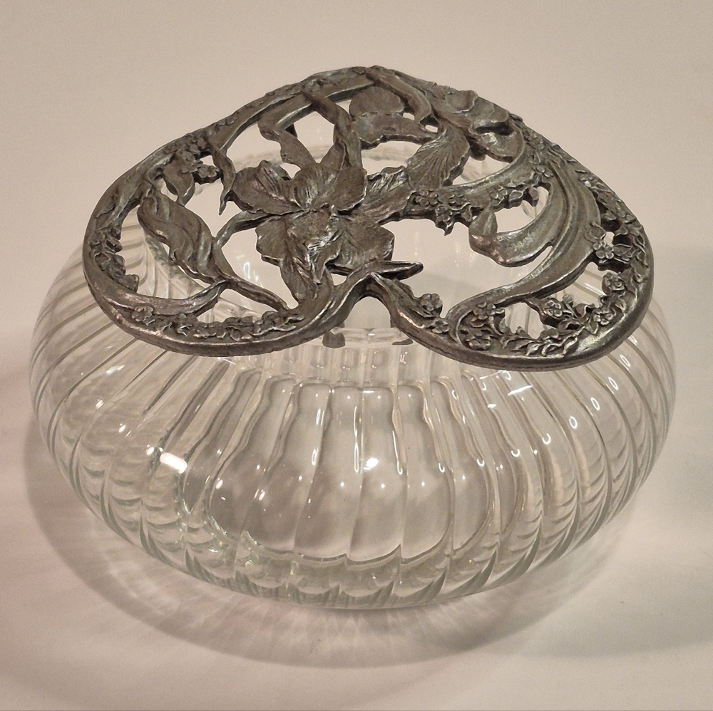 RAWCLIFFE PEWTER Vintage Glass Potpourri Trinket Jar Dish Pewter Iris Detail Lid - Picture 7 of 16